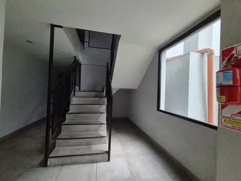 Juan José Paso 900, Piso 1