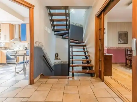 Casa en venta - 4 Dormitorios 2 Baños - Villa Luro