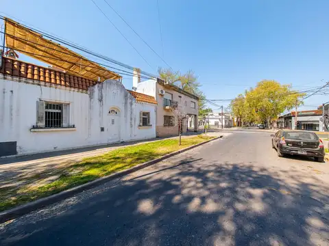 VENTA CASA 2 DORMITORIOS B ECHESORTU A RECILAR.