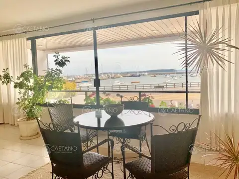 Departamento 5 ambientes con 4 baños