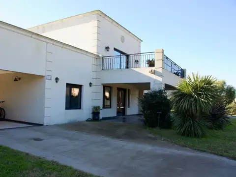 Casa de categoría en La Elina – Comarca de Luján