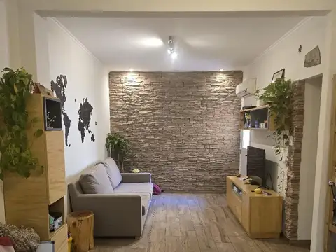 Depto Tipo Casa 5 ambientes con 2 baños