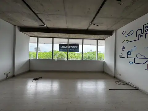 Oficina en Alquiler al Norte