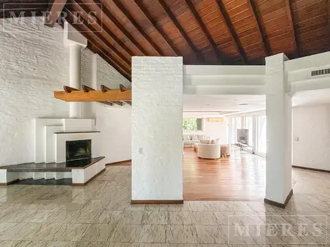 Casa 4 ambientes con 3 baños