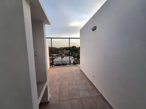 Primer Piso por escalera - Buenos Aires y Patricios 02-05