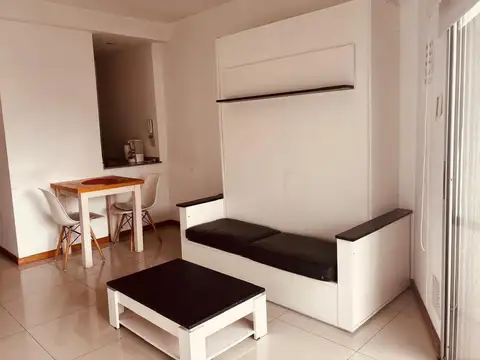 VENTA  MONOAMBIENTE AL FRENTE SUPER LUMINOSO  CON BALCON   UNICO 