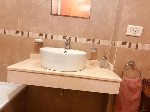 VENTA  MONOAMBIENTE AL FRENTE SUPER LUMINOSO  CON BALCON   UNICO 