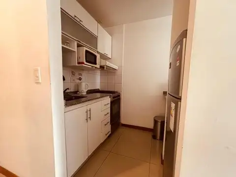 VENTA  MONOAMBIENTE AL FRENTE SUPER LUMINOSO  CON BALCON   UNICO 
