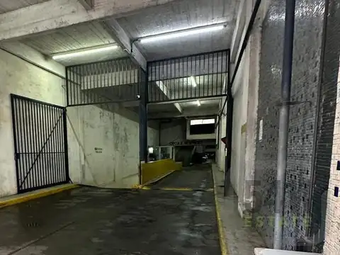 Venta Cocheras en block (6) o individuales en Monserrat. Ideal renta