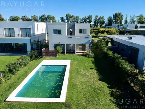 Venta Casa en Barrio Santa Elena Con Pileta – Pilar del Este - 5 ambientes