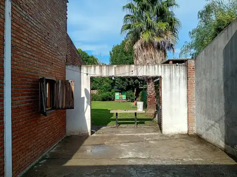 Casa 5 ambientes con 1 baño