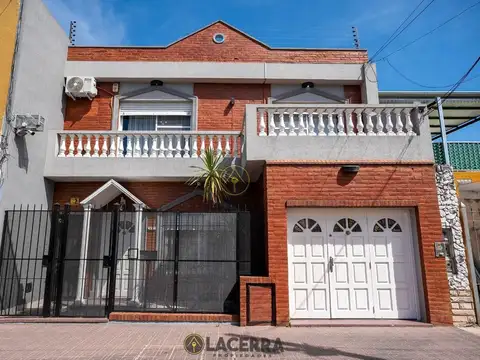 Casa  5 ambientes en Santos Lugares
