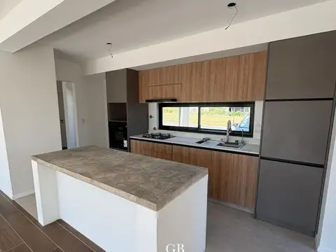 Venta de Casa 4 Ambientes en San Sebastián, Escobar