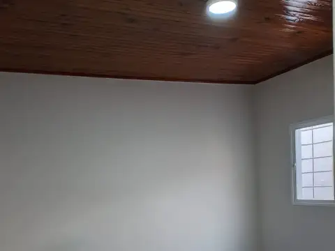 Casa 6 ambientes con 2 baños