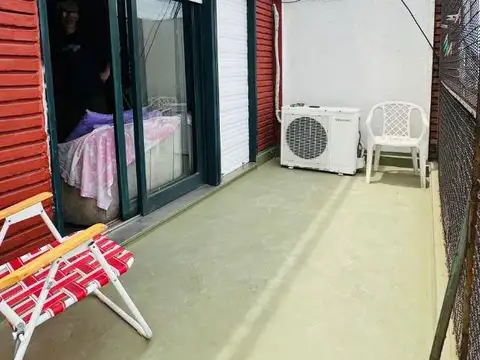 DEPARTAMENTO 2 AMBIENTES MUY LUMINOSO con BALCON ATERRAZADO