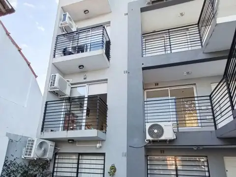 ALQUILER DE DEPTO DE 2 AMBIENTES CON BALCON Y COCINA INTEGRADA. A ESTRENAR EN MORON SUR