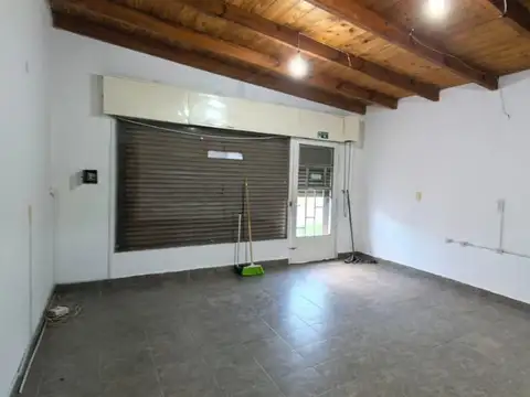Local en Alquiler en Villa Gobernador Galvez, $ 400.000