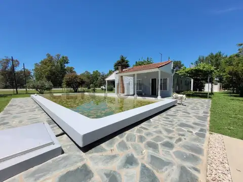 44 Esquina 275 , Piso 0