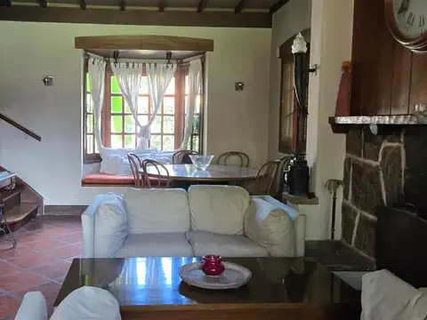 Casa en Alquiler en Bella Vista, USD 2.500