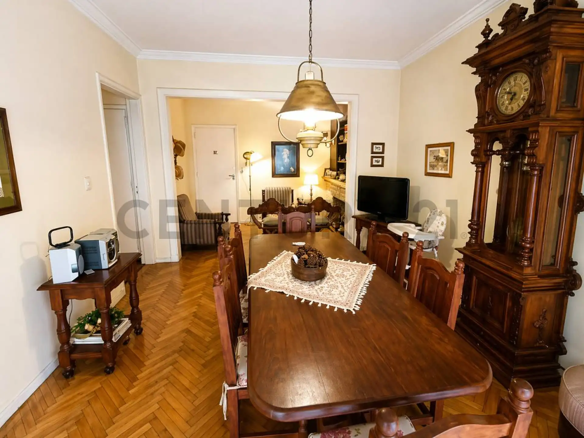 VENTA DE DEPARTAMENTO 3 AMBIENTES + DEP SERV + OPCIÓN COCHERA, PLAZA COLON