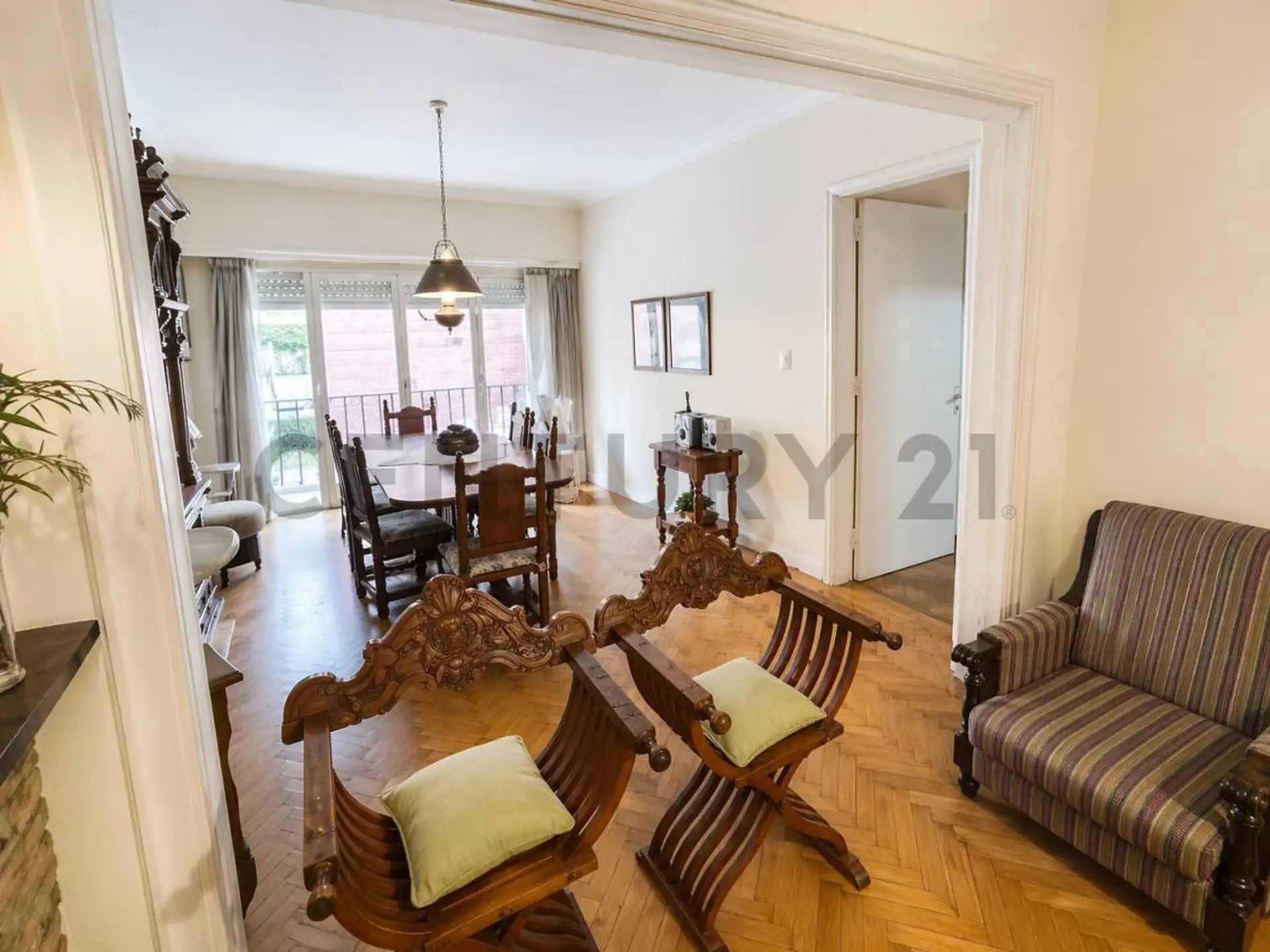 VENTA DE DEPARTAMENTO 3 AMBIENTES + DEP SERV + OPCIÓN COCHERA, PLAZA COLON