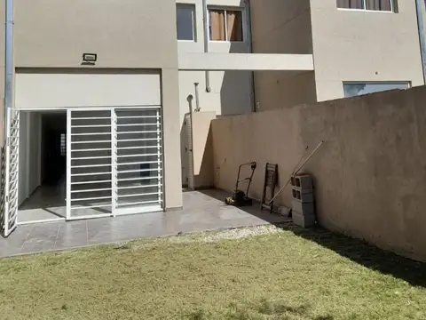 Depto Tipo Casa en Venta de 3 dormitorios