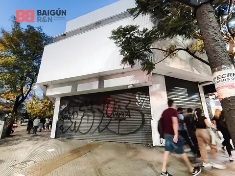 EN ESQUINA, IDEAL ZONA COMERCIAL!
