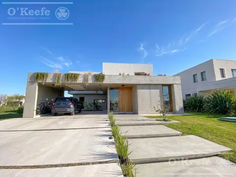 Casa 5 ambientes con 2 baños