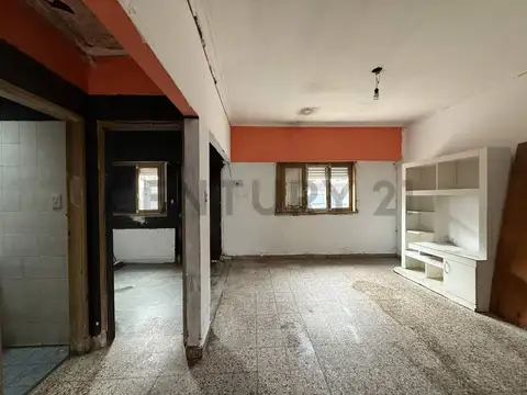 Calle 49 e/ 19 y 20 , Piso 0