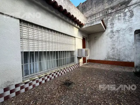 Depto Tipo Casa 4 ambientes con 1 baño