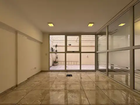 Venta Oficina · Subsuelo · Muy Luminosa · Patio · SUM · Recoleta