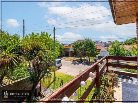 Casa en Venta con 1 cochera