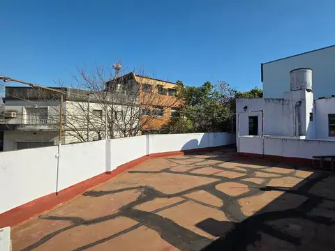 Venta Casa 5/6 ambientes Villa Ortuzar A RECICLAR