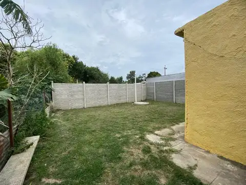 Casa 3 ambientes con 1 baño