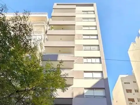 Departamento de 2 ambientes al frente con balcón