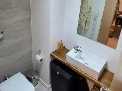 Departamento de 2 ambientes al frente con balcón