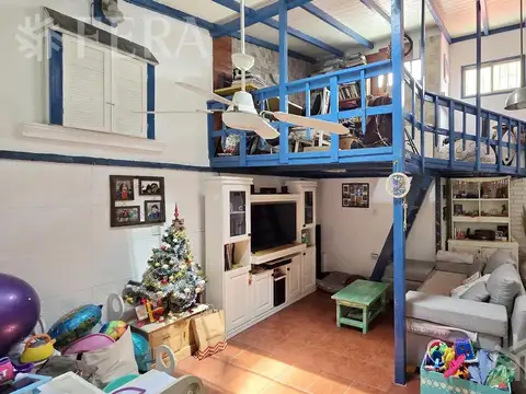 Casa 4 ambientes con 2 baños