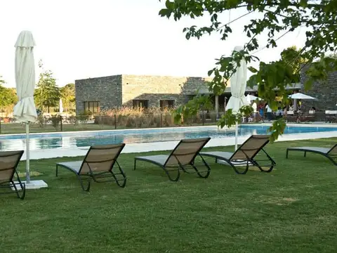NEV. Lote en venta a la laguna  en San Sebastian area 8