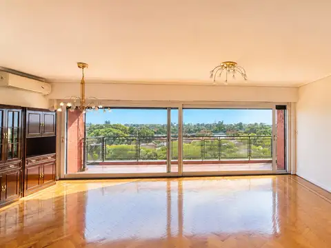 Piso sobre Av. del Libertador con excepcionales vistas - 4 ambientes