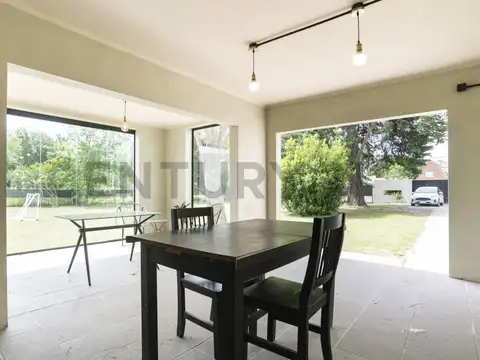 Casa en venta en Berisso sobre av. Montevideo Los Talas 4 dormitorios