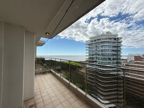 Departamento en Alquiler en La Lucila Vias / Libertador, USD 2.100