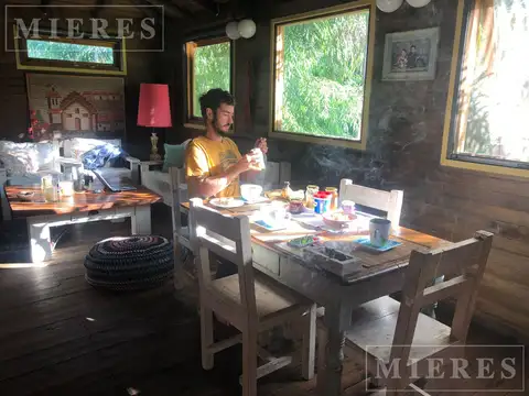 Casa 4 ambientes con 2 baños