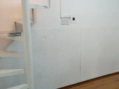 Laprida 200, Piso pb