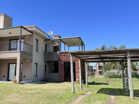 Duplex Los Bretes Con Piscina