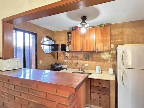 Casa en venta de 3 dormitorios mas playroom en Larena CC sobre lote central