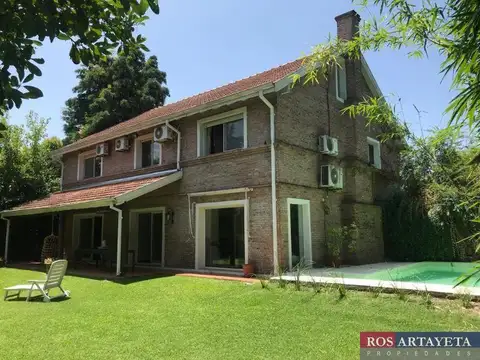 Casa en Alquiler Temporal con 2 cocheras