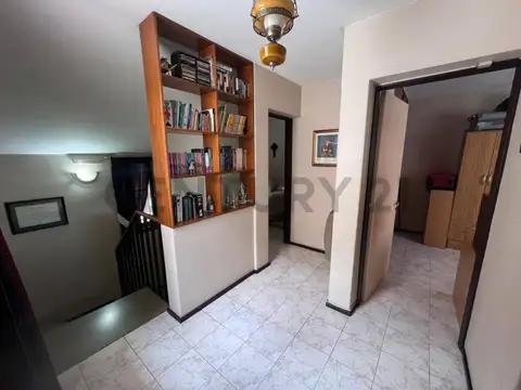 Casa 8 ambientes con 1 baño