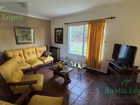 Casa 4 amb. sobre 4 lotes en barrio Las Lomas - Miramar