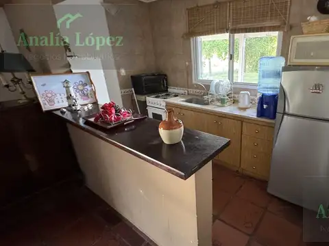Casa 4 ambientes con 2 baños