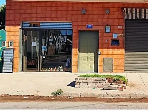 Locales en venta - salon, parque, baño - 370 mts2 - Moreno